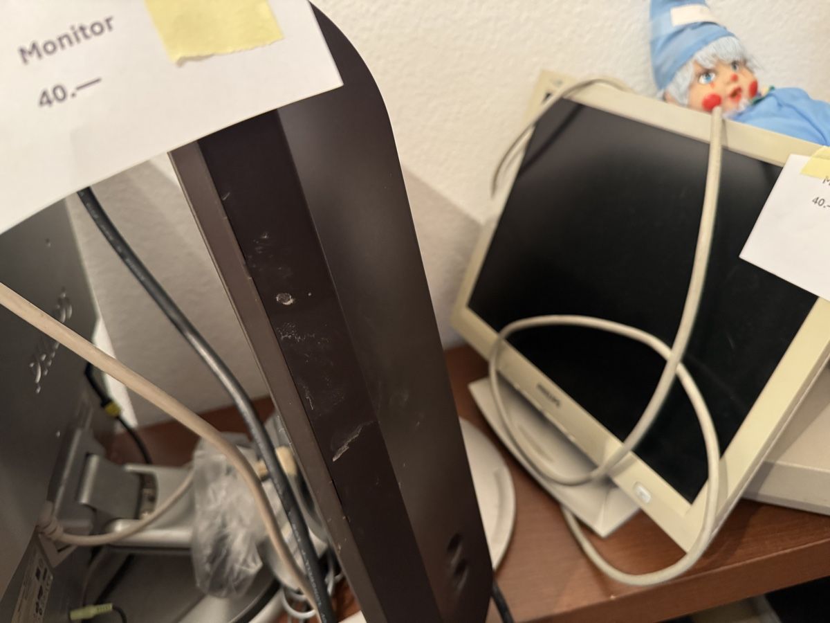 Monitore: Monitor Konvolut – Gebraucht aus Basel von sch_9g6x 4