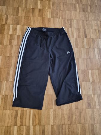 Adidas Sporthose 3-Streifen 3/4 schwarz Groesse M