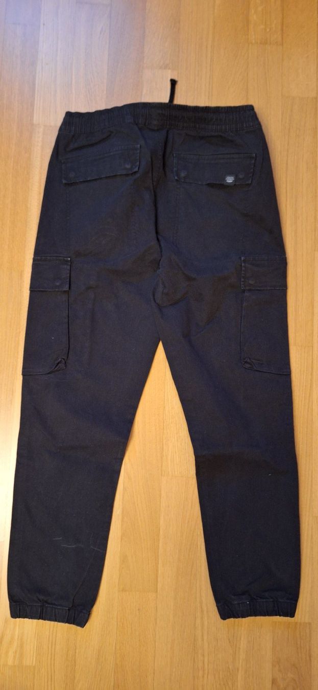 Pull&Bear Pantaloni: Pull&Bear, pantalon cargo – Nuovo (secondo la descrizione) da Lussery-Villars venduto da pousinete02 1