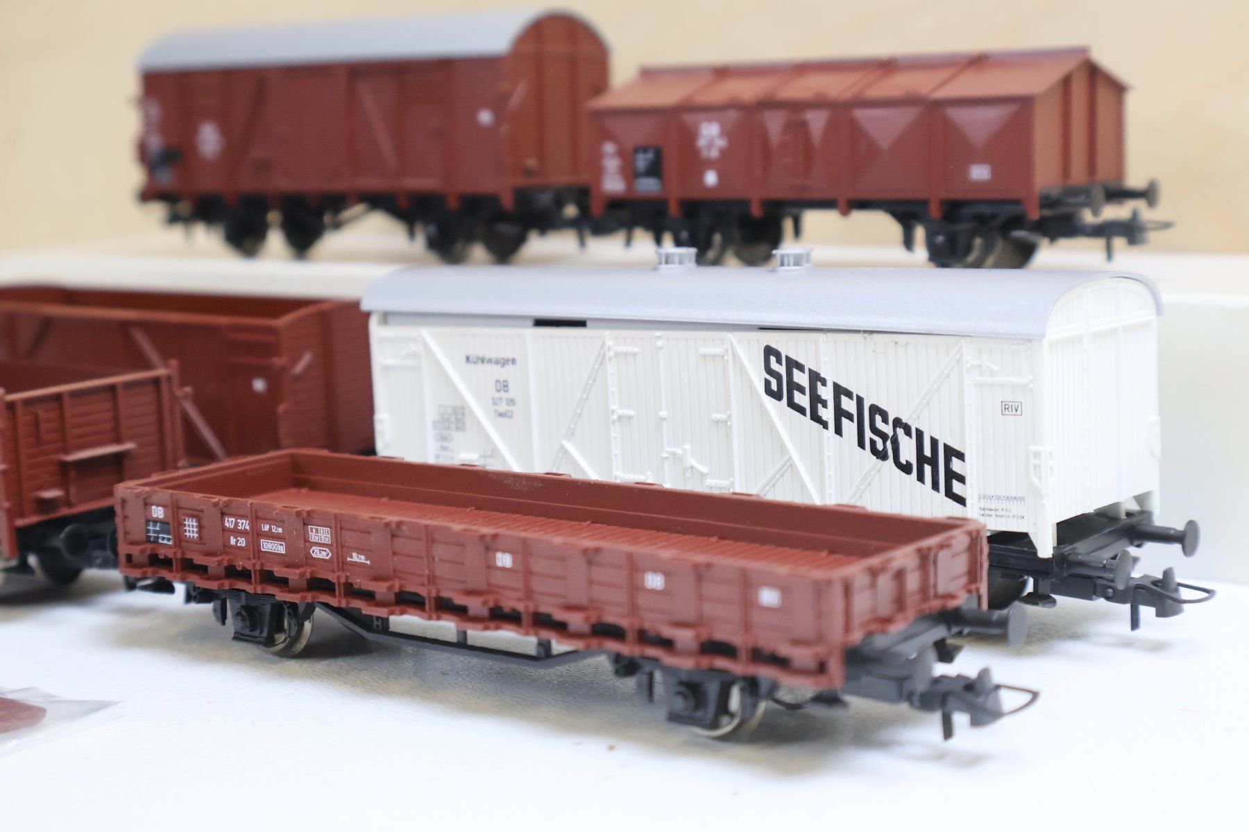 Roco Modelleisenbahnen: ROCO 6 x Güterwagen H0 - schönes Set – Gebraucht aus Winterthur von Monstera 5