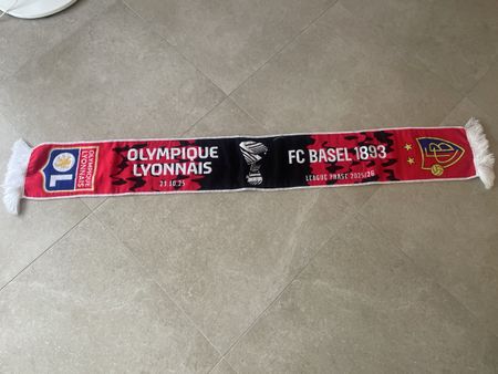 Schal FC Basel - Olympique Lyonnais Europa League