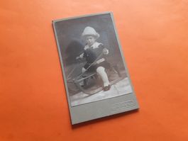 SCHWIIZER CHIND DAZUMAL - CHLYS MEITLI uf SCHLITTE - UZWIL