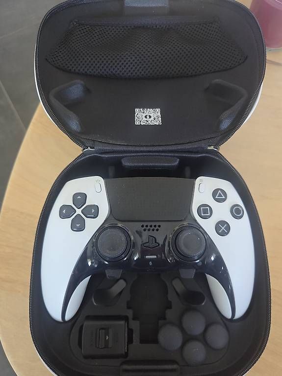 Console: Différents articles gaming à vendre. – Nuovo e nell'imballaggio originale da Aven venduto da gae_6krx 1