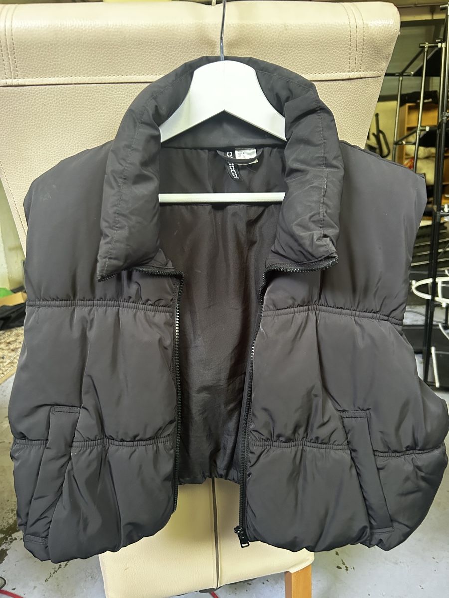 H&M Gilet & Giacche senza maniche: Gilet – Nuovo (secondo la descrizione) da Suhr venduto da Alimary