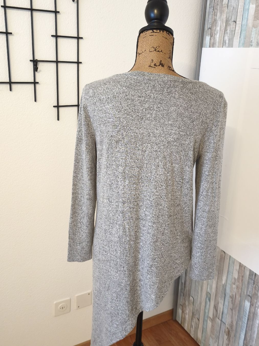 Only Maglioni & Felpe: Damen Pullover ONLY grau Grösse XS asymmetrischer Saum – Nuovo (secondo la descrizione) da KRIENS venduto da Franzy_Blond10 2
