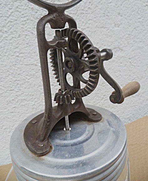 Küchengeräte: Butter - Schleuder, Buttermaschine 3 L – Gebraucht aus Effretikon von Heimstudio 6
