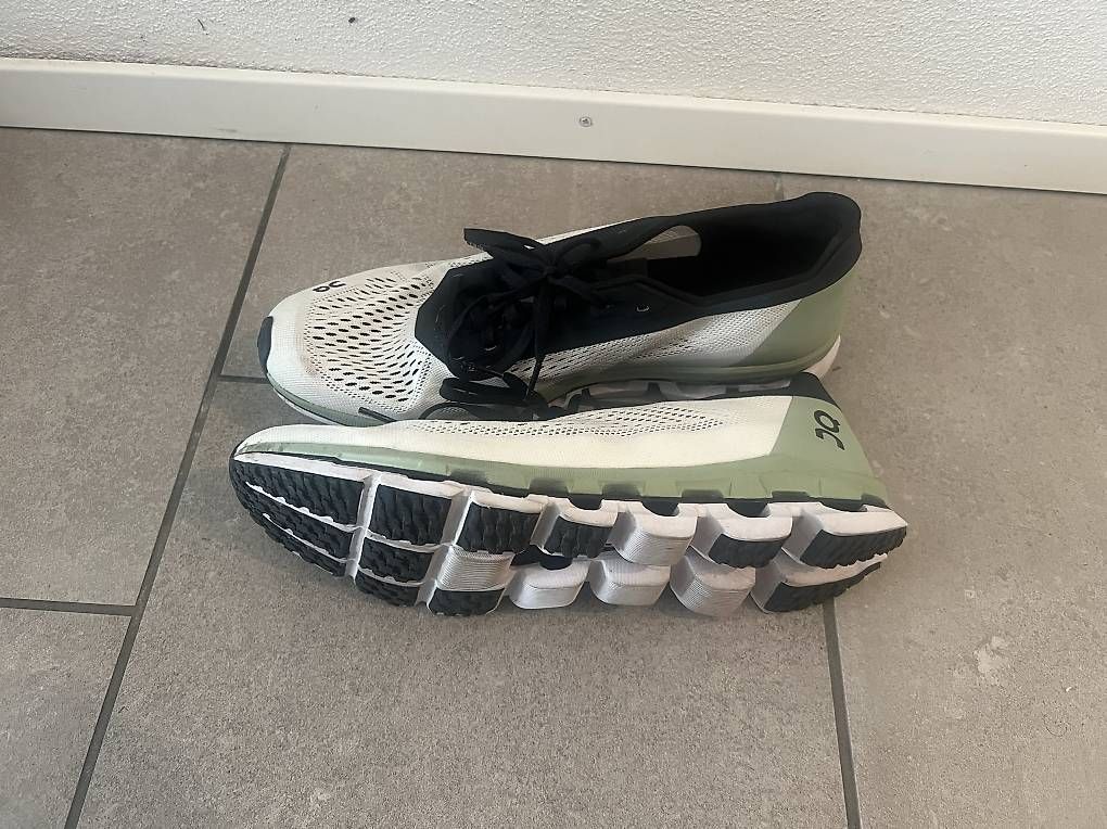 Damenschuhe: ON CLOUDBOOM WHITE/BLACK/GREEN – Gebraucht aus Winterthur von keb_77j9