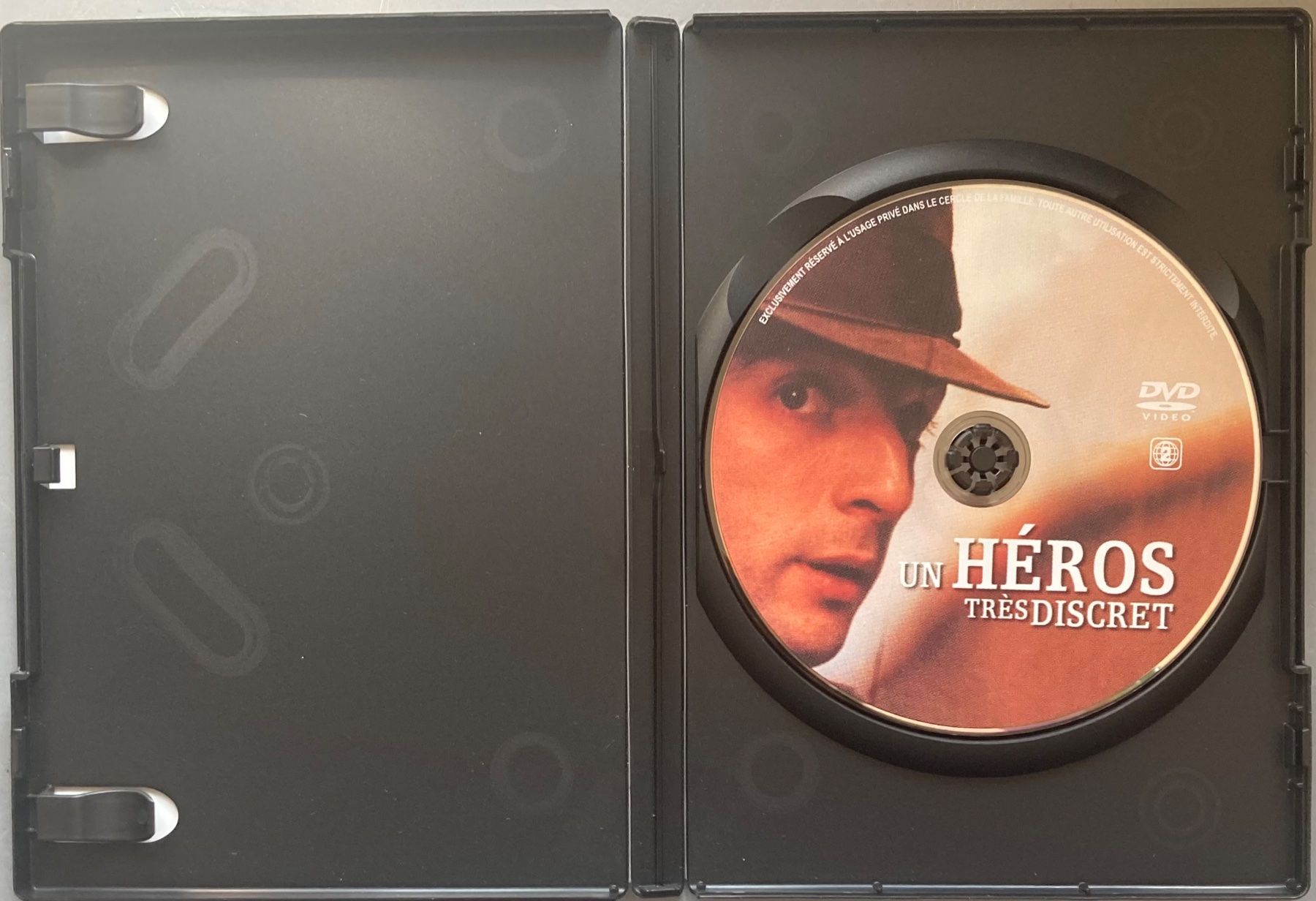 Tutti i DVDs: JACQUES AUDIARD - UN HEROS TRES DISCRET – Usato da Poliez-Pittet venduto da Newtown-Records 2