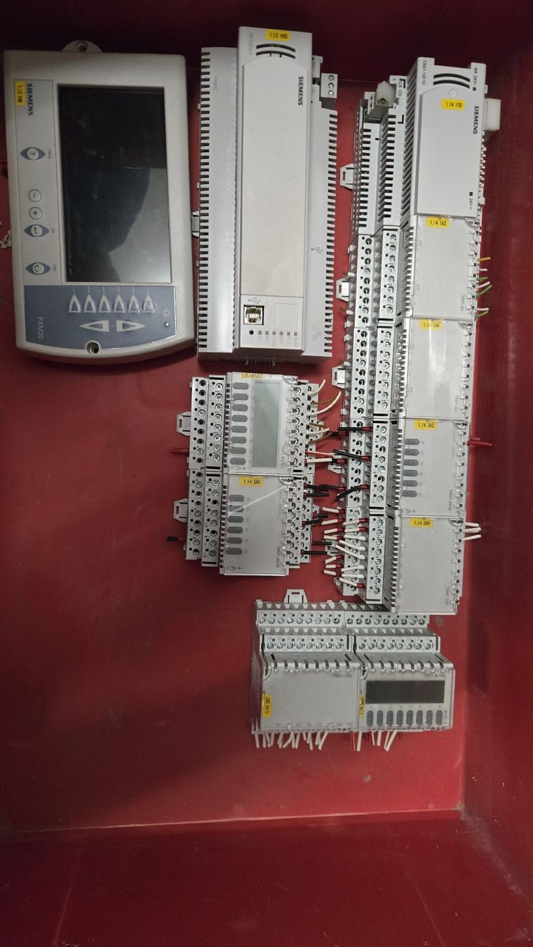 Siemens Sistema di controllo: Siemens SPS-Module PXM20 PXC100 – Usato da Lauerz venduto da Vibasin
