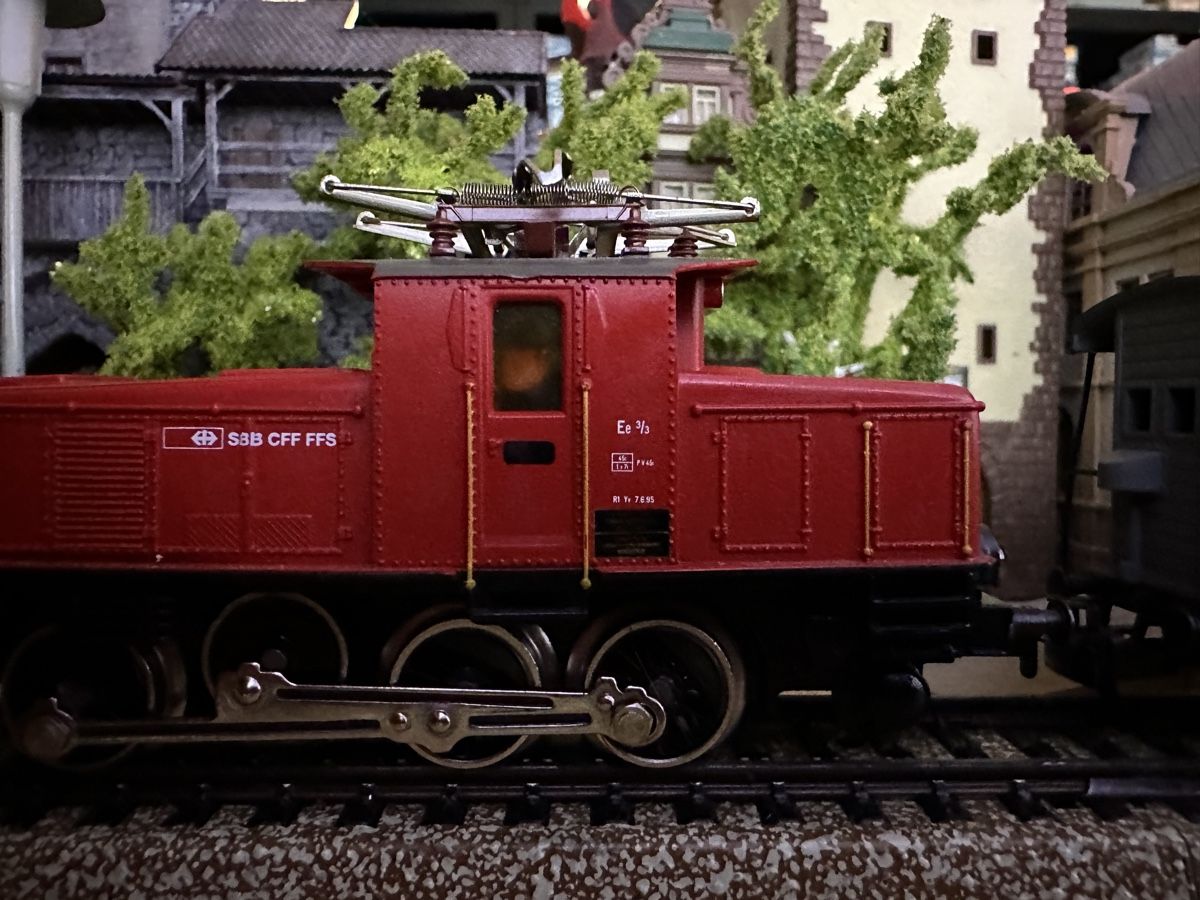 Märklin Modellini di ferrovie: Märklin 29215 SBB Ee 3/3 digital Güterzug – Usato da Lupsingen venduto da New-Haven 1
