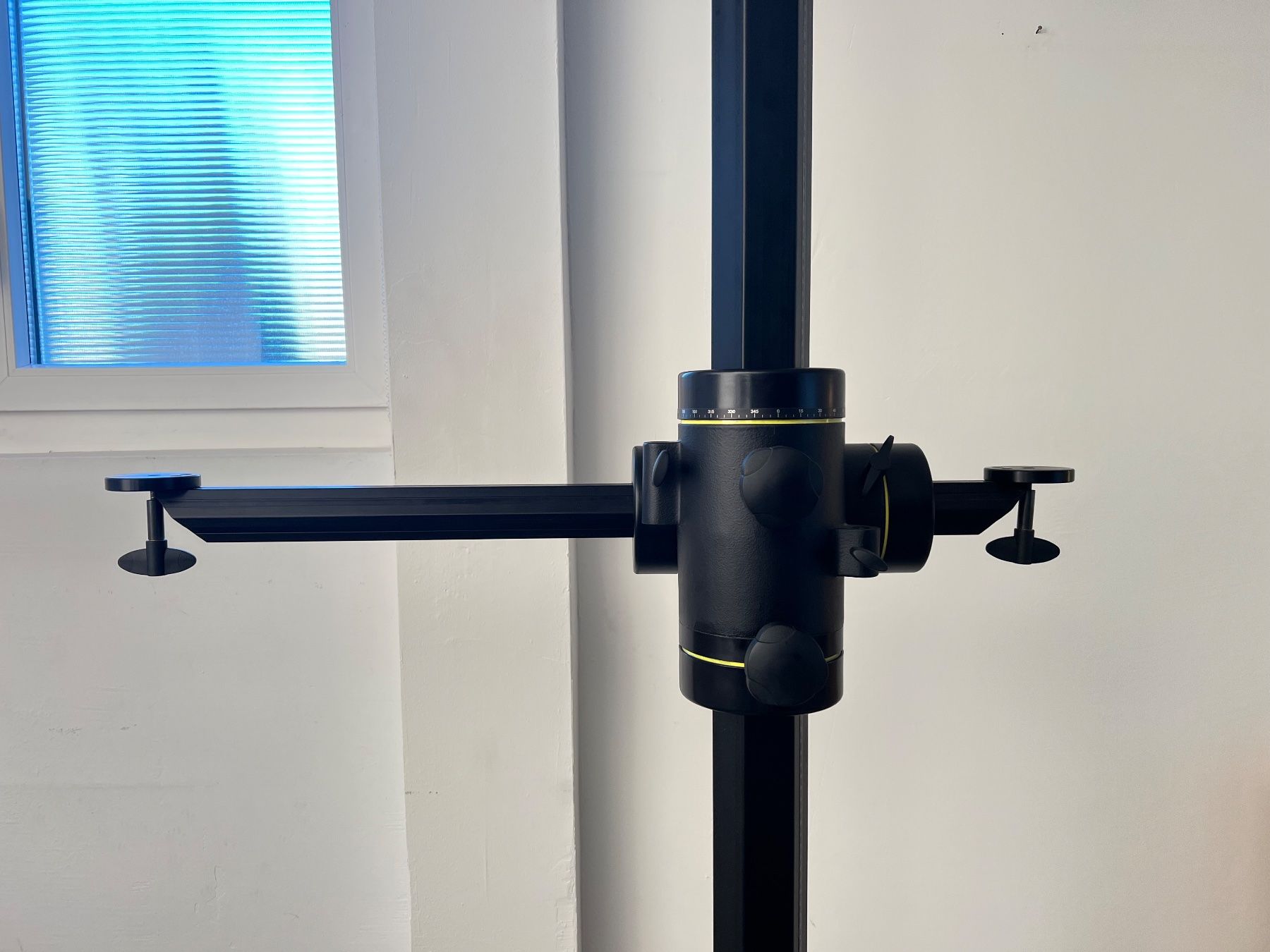 Laboratorio & Camera oscura: Studio Foba Säulenstativ – Usato da Wabern venduto da mtwp 2