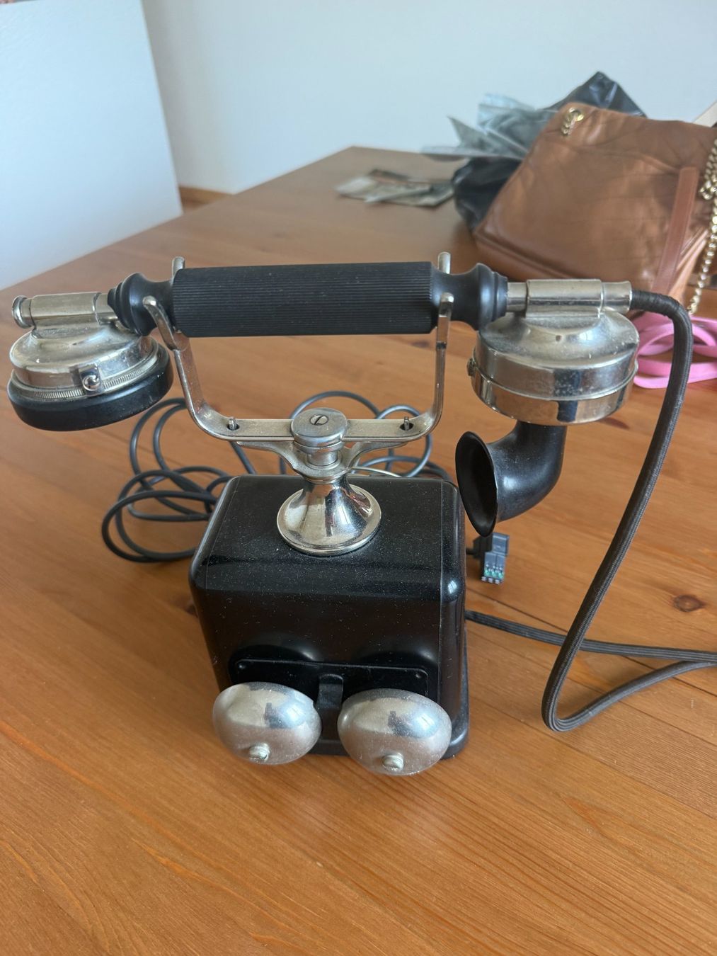 Telefone: Alter Telefon – Gebraucht aus Köniz von Evafelchlin 5