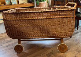 Antiker Weidenkorb Kinderwagen Retro Vintage Babywiege