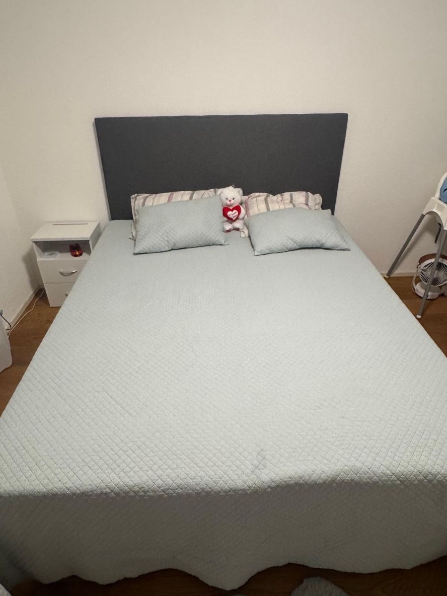 Conforama Letti: Lit double boxspring gris avec matelas bon etat – Nuovo (secondo la descrizione) da Finsterhennen venduto da Sam84car 1