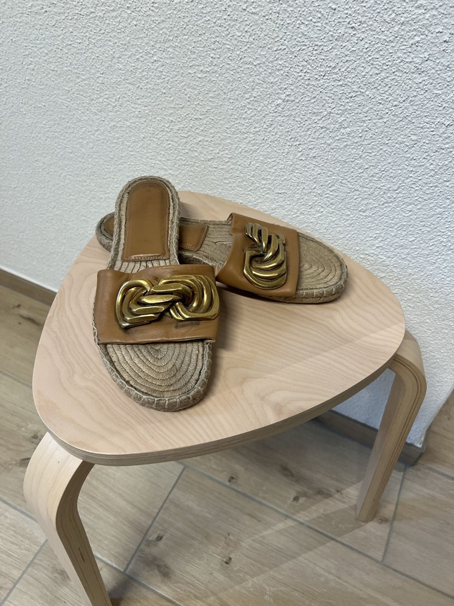 Scarpe da donna: Uterqüe slippers size 40 – Usato da Zürich venduto da mi_ll_ie