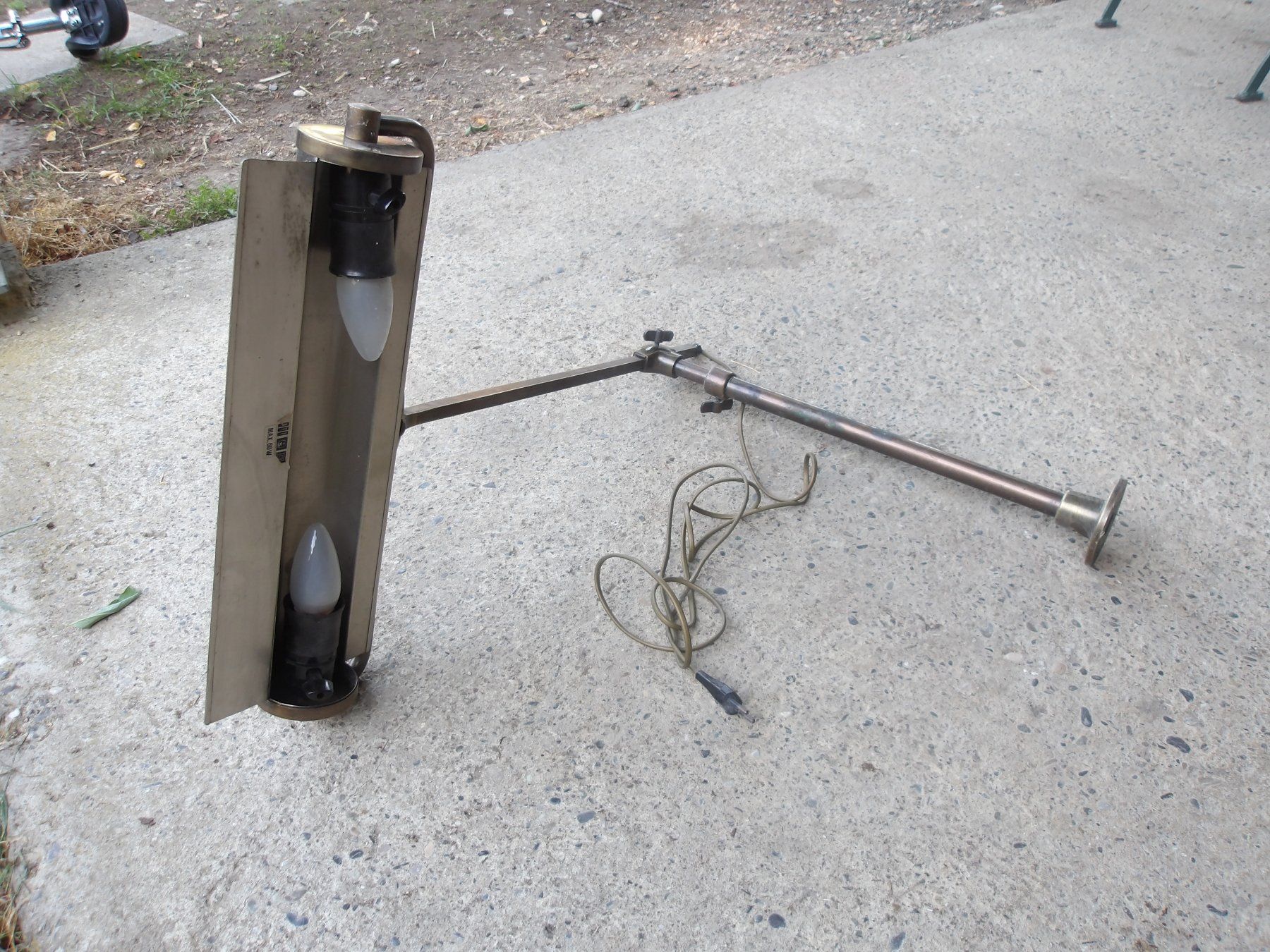 Lampade: Anktike Tischlampe Messing – Usato da Füllinsdorf venduto da Ghori