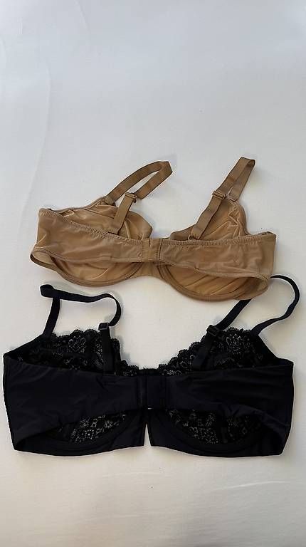Altra biancheria intima: 2 Intimissimi BH Gr. 85c – Usato da Zürich venduto da Juni20010 1