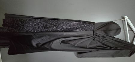 Robe de soirée noire, élégante et unique. Taille 38