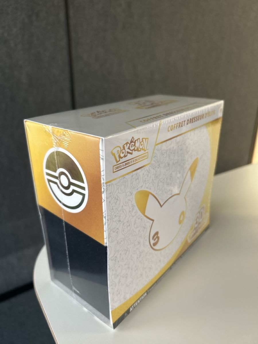 Pokémon Carte collezionabili: 30th ETB Französisch – Nuovo e nell'imballaggio originale da Pratteln venduto da dav_7ccc 1