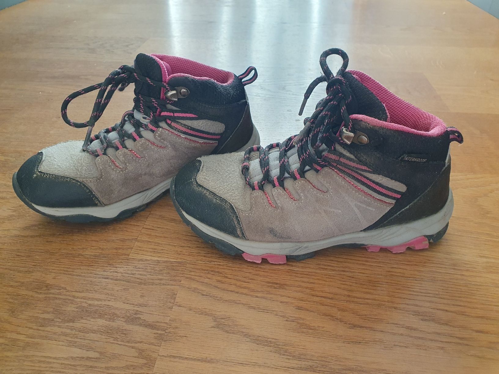 Schuhe für Mädchen: Wanderschuhe Gr. 33 – Gebraucht aus Villars-sur-Glâne von richardette 1