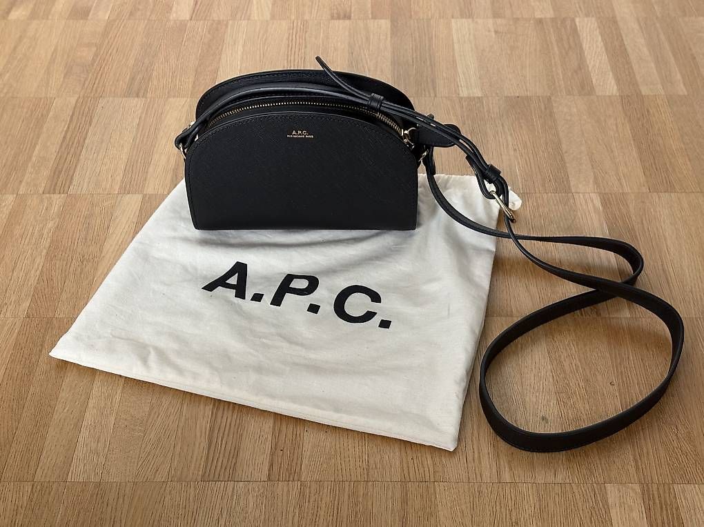 Apc Borse da donna: A.P.C. Handtasche Demi-Lune mini schwarz – Nuovo (secondo la descrizione) da Zürich venduto da Tamara066 2