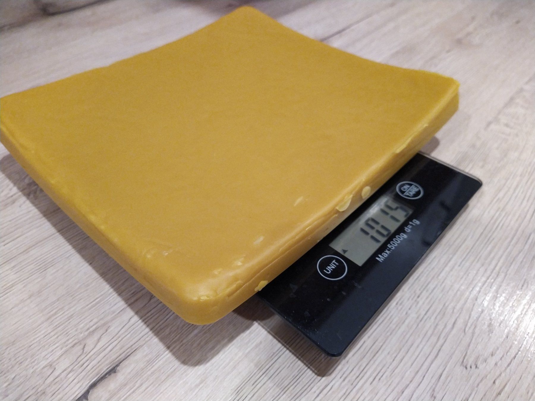 Kerzen: Reines Bienenwachs 1kg Block – Neu (gemäss Beschreibung) aus Wagenhausen von honigrauch 1
