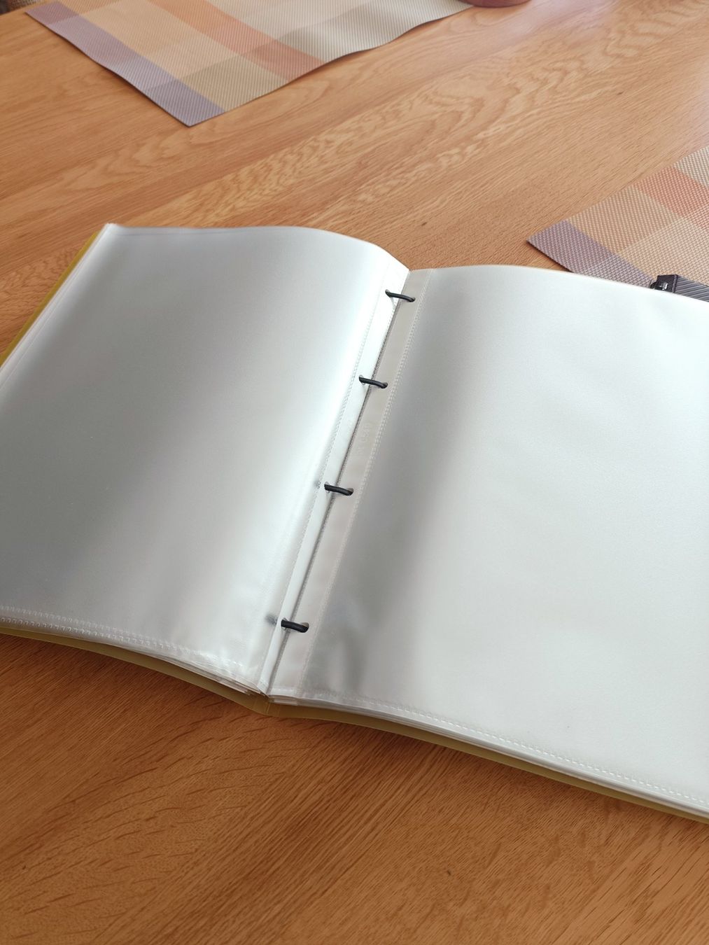 Raccoglitori: Schnellhefter Ringbuch 2 Stück A4 neu – Nuovo (secondo la descrizione) da Wallisellen venduto da plast01 1
