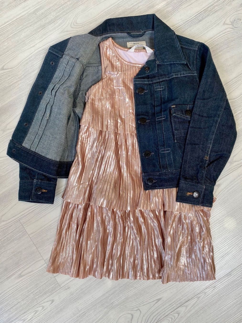 H&M Vestiti & Gonne: Schickes Mädchenset Gr. 110/116 – Usato da Estavayer-le-Lac venduto da Mimmy02