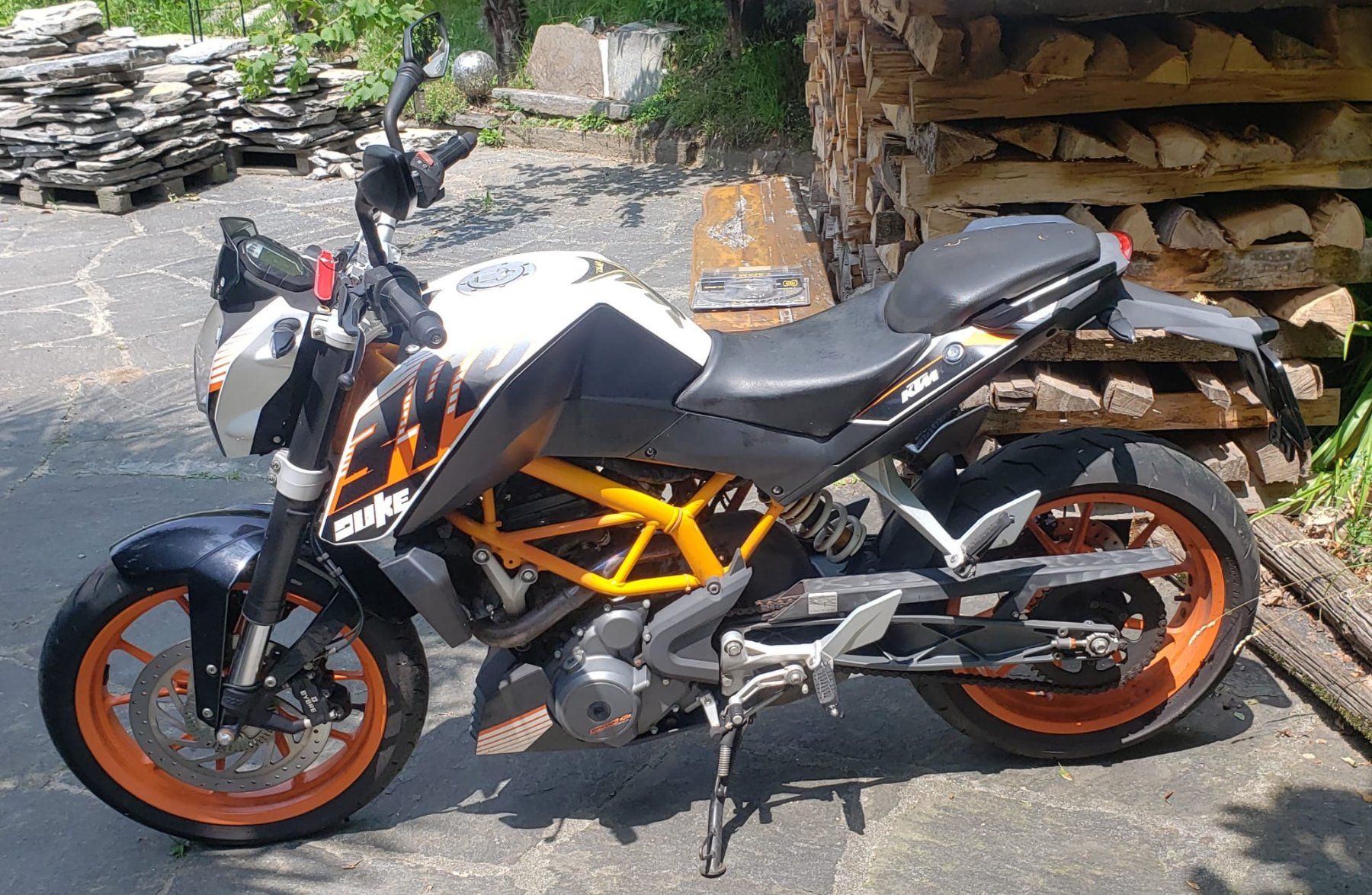 KTM Strasse: KTM DUKE 390 – Defekt aus Ronchini / Aurigeno von Giggu1 1