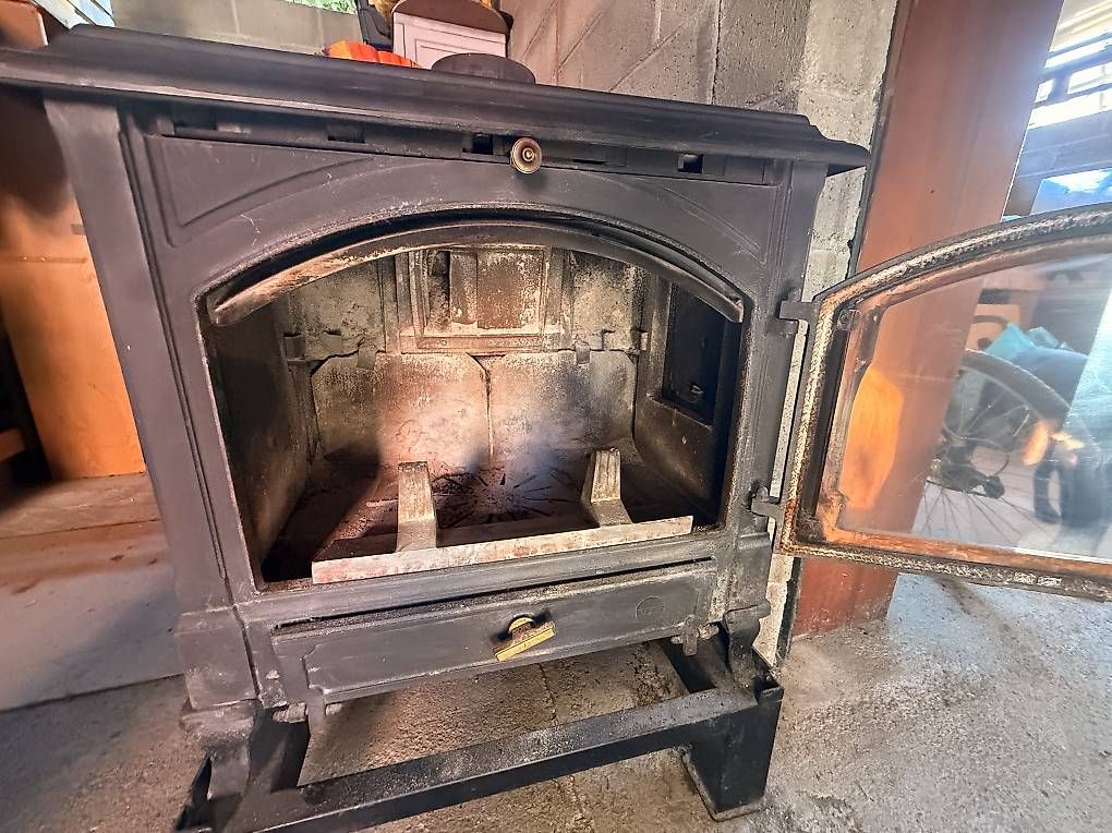 Stufe caminetto: Stufa a legna in ghisa Harmony 3 – Usato da cannobio venduto da gio_9wxj 3