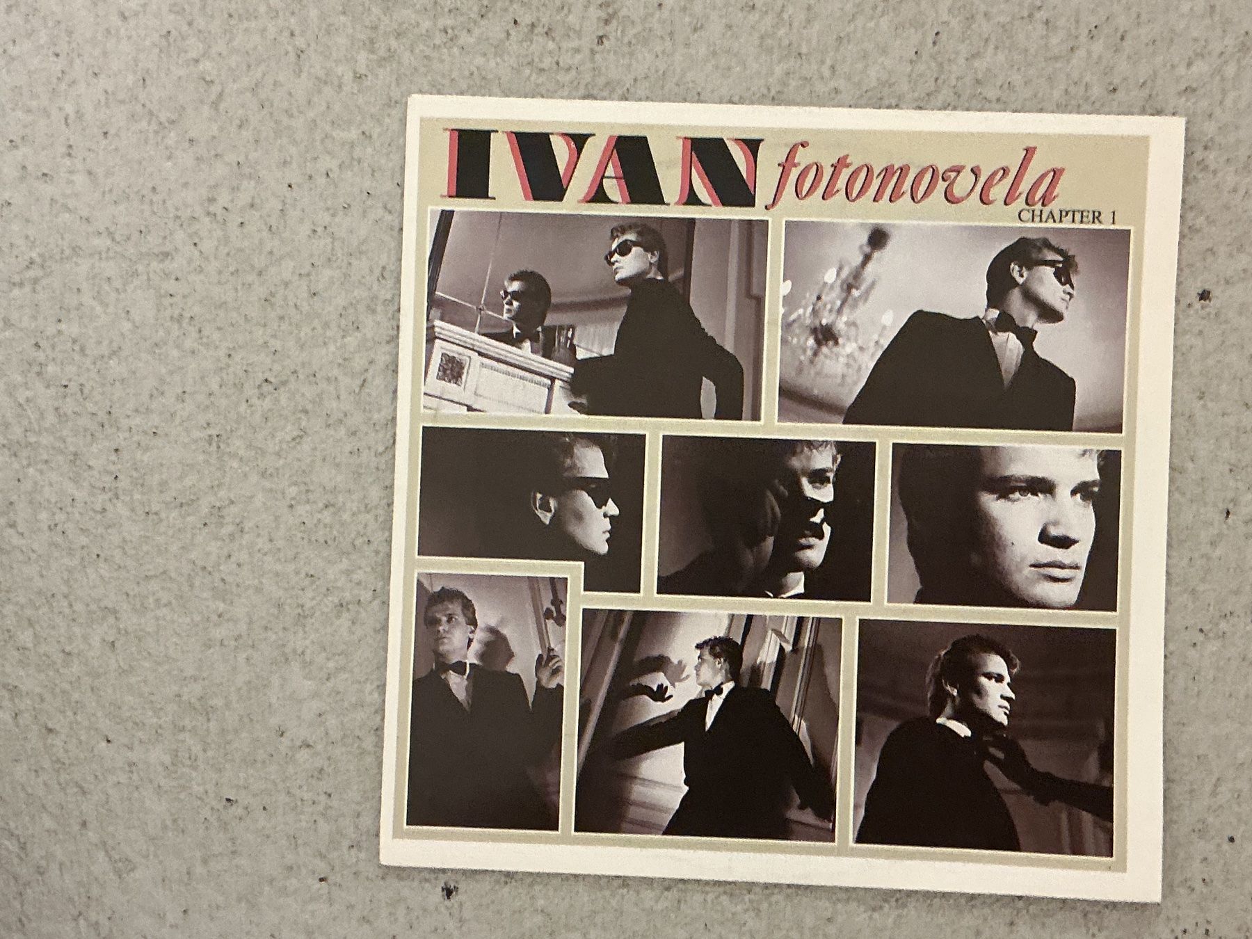 Vinyles: IVAN Single - fotonovela CHAPTER 1 – D'occasion à Winterthur par Tumko_7_Vinyl