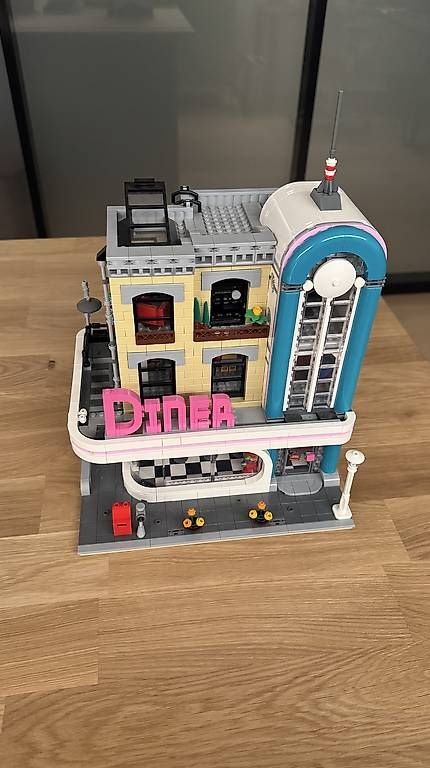 Kit di costruzioni: Lego Amerikanisches Diner – Usato da Solothurn venduto da Juliasju
