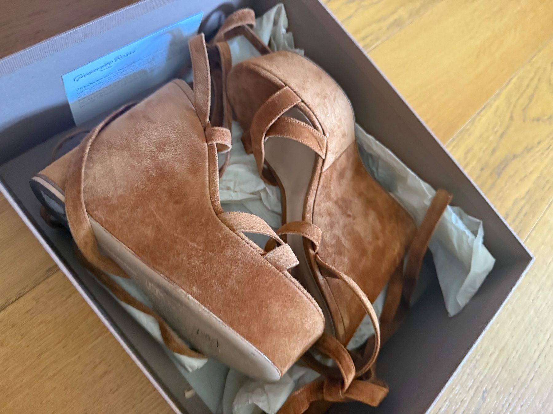 Gianvito Rossi Scarpe da donna: Gianvito Rossi suede platform sandals size 38 – Usato da Zürich venduto da ste_8889 2