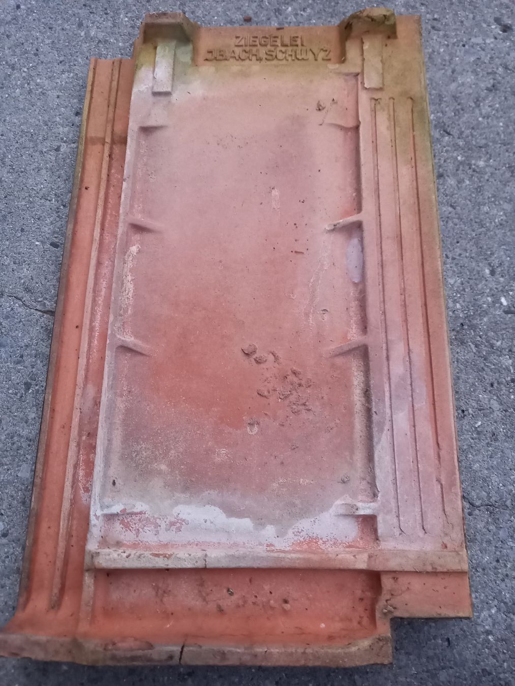 Steine & Dachziegeln: Posten alte gebrauchte Dachziegel  – Gebraucht aus Galgenen von Allerlei8854 3