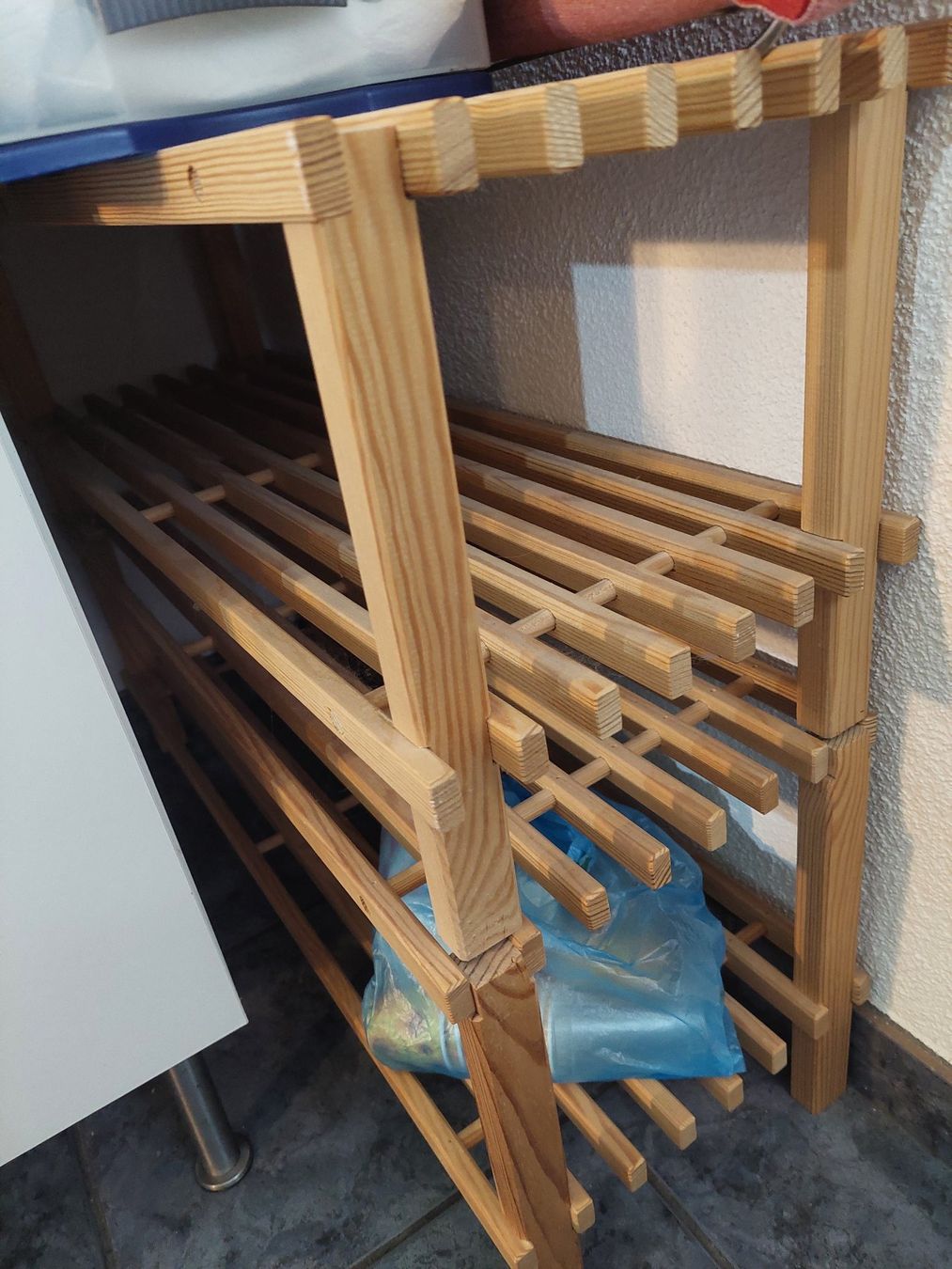 Regale: 2x Schuh/Wein Regal – Gebraucht aus Zürich von Yitzi