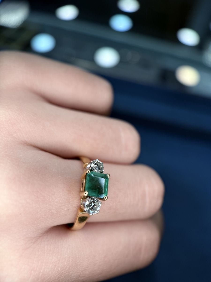Bagues: Smaragd Ring mit weissen Diamanten  – D'occasion à Wallisellen par Juwelier_Aurum 1