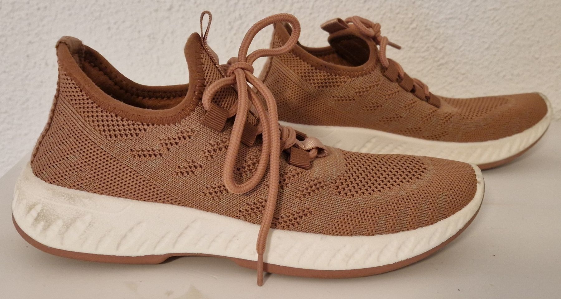 Damenschuhe: 24) Vty Damen Sneakers – Gebraucht aus Menziken von chs_xd76 1