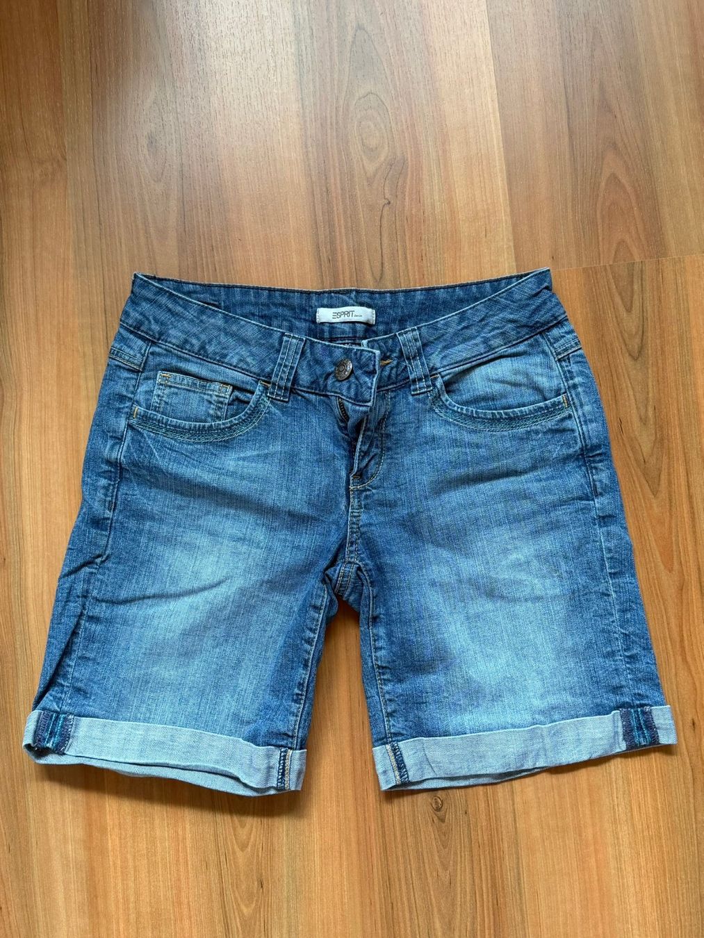 Esprit Pantaloni: Bermudas von Esprit – Usato da Burgdorf venduto da Bizeli