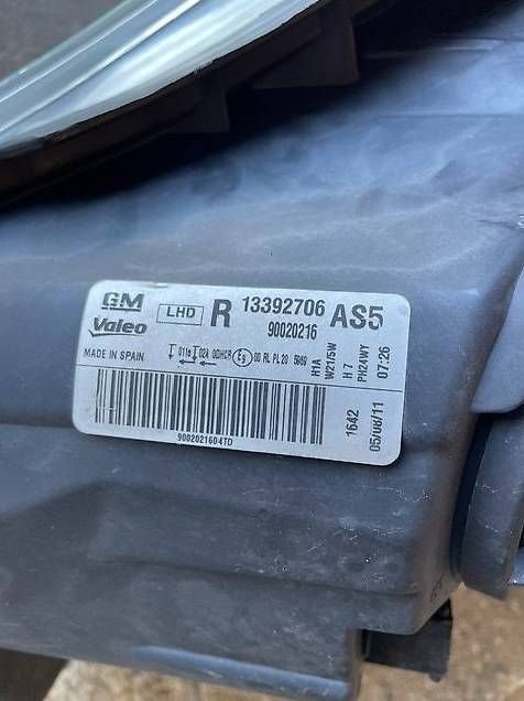 Fari: Original Opel Corsa D Scheinwerfer Rechts! – Usato da Frauenfeld venduto da kendi22 2