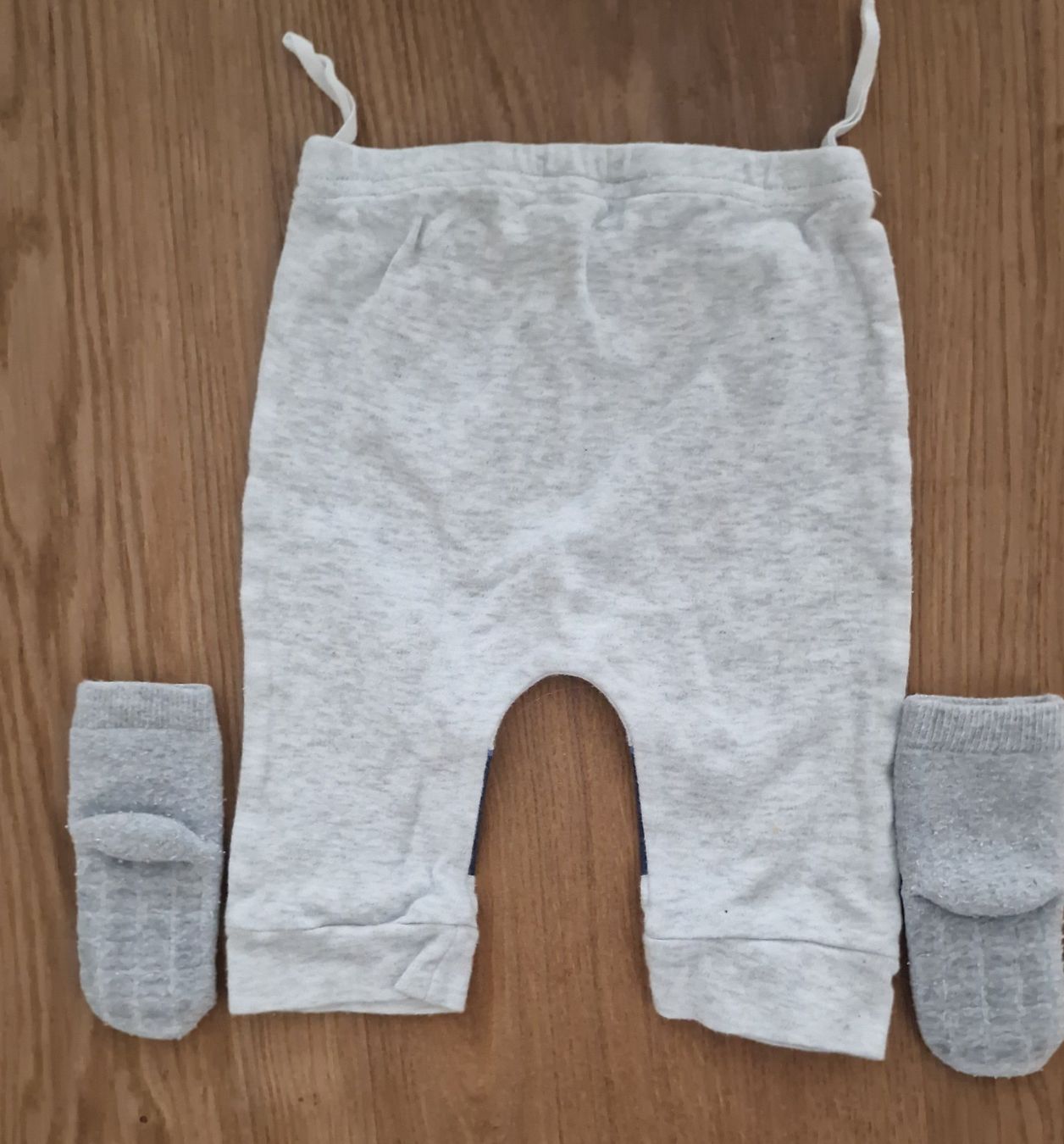 Pantaloni: Herzige Dinohösli gr 68 – Usato da Winterthur venduto da Mmondeo 1
