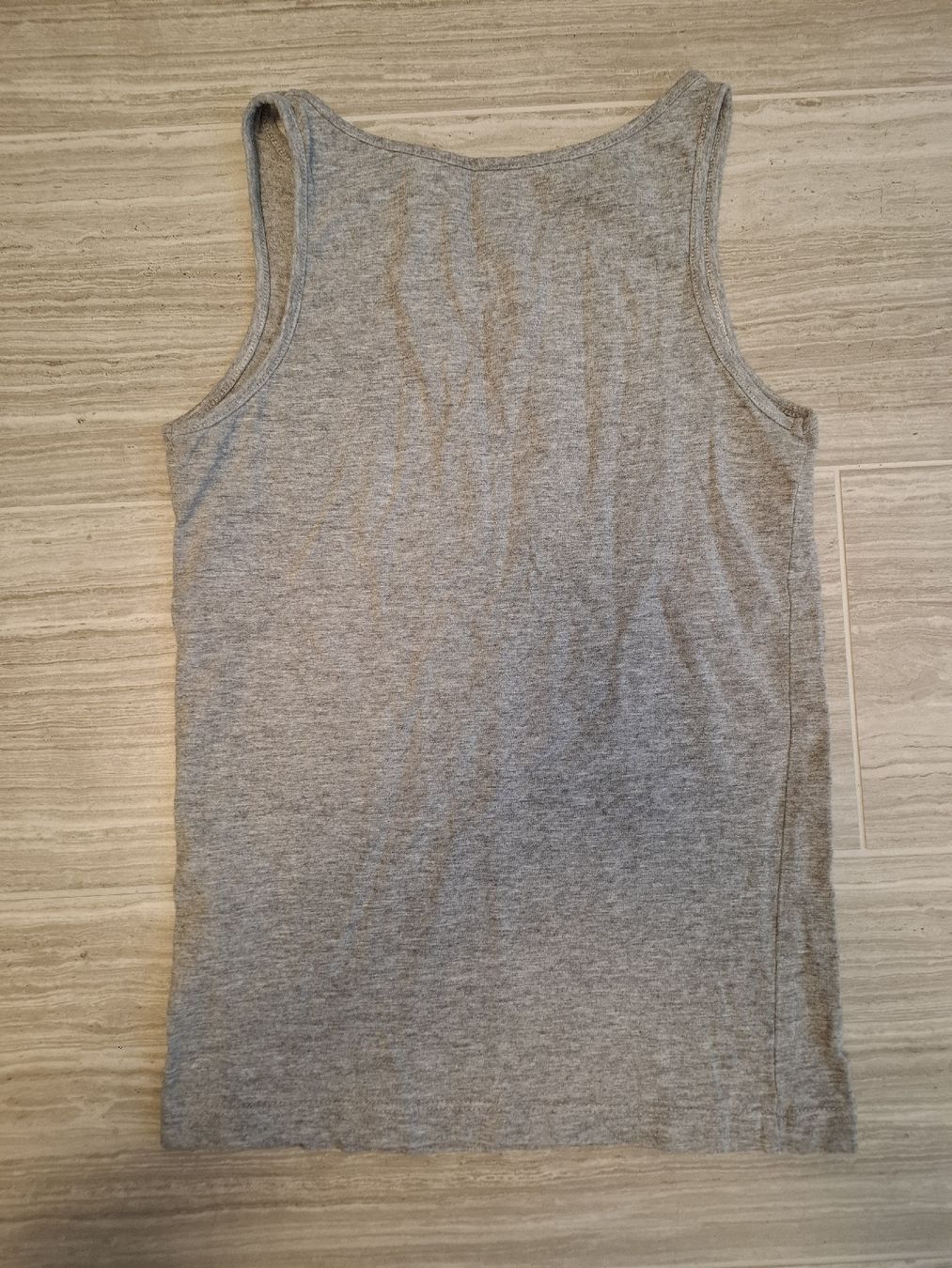 Blusen, T-Shirts & Tops: haut/liquette/marcel gris taille 146/152 – Gebraucht aus Ecublens FR von ame_y8tq 1
