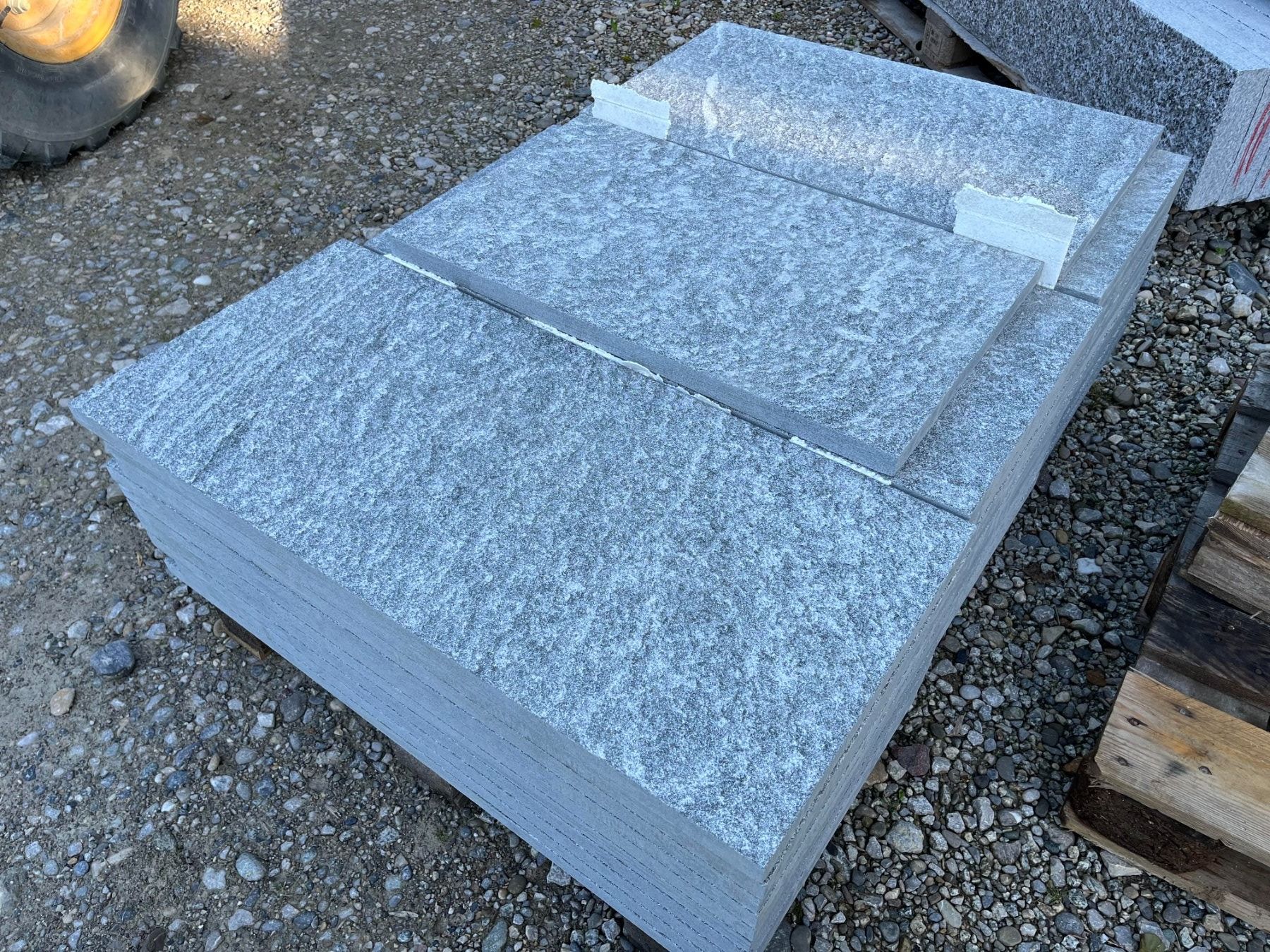 Rivestimenti per pavimenti: Bodenplatten Naturstein / Onsernone struktur – Nuovo e nell'imballaggio originale da Zeiningen venduto da GimaStone 5