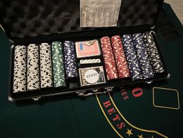 Volcom Pokerset mit Pokertisch