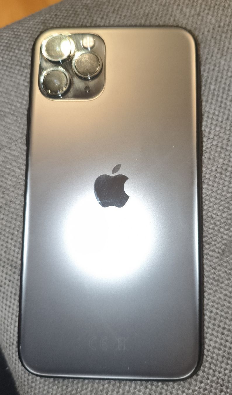Apple Telefoni cellulari / Smartphones: Verkaufe mein Altes Iphone 11 Pro – Usato da Döttingen venduto da bea_zb78 1