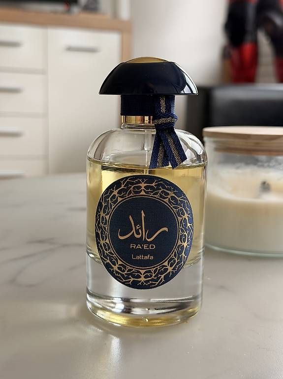 Parfum & Eau de Toilette: Lataffa Ra'ed – Gebraucht aus Kriens von R98K