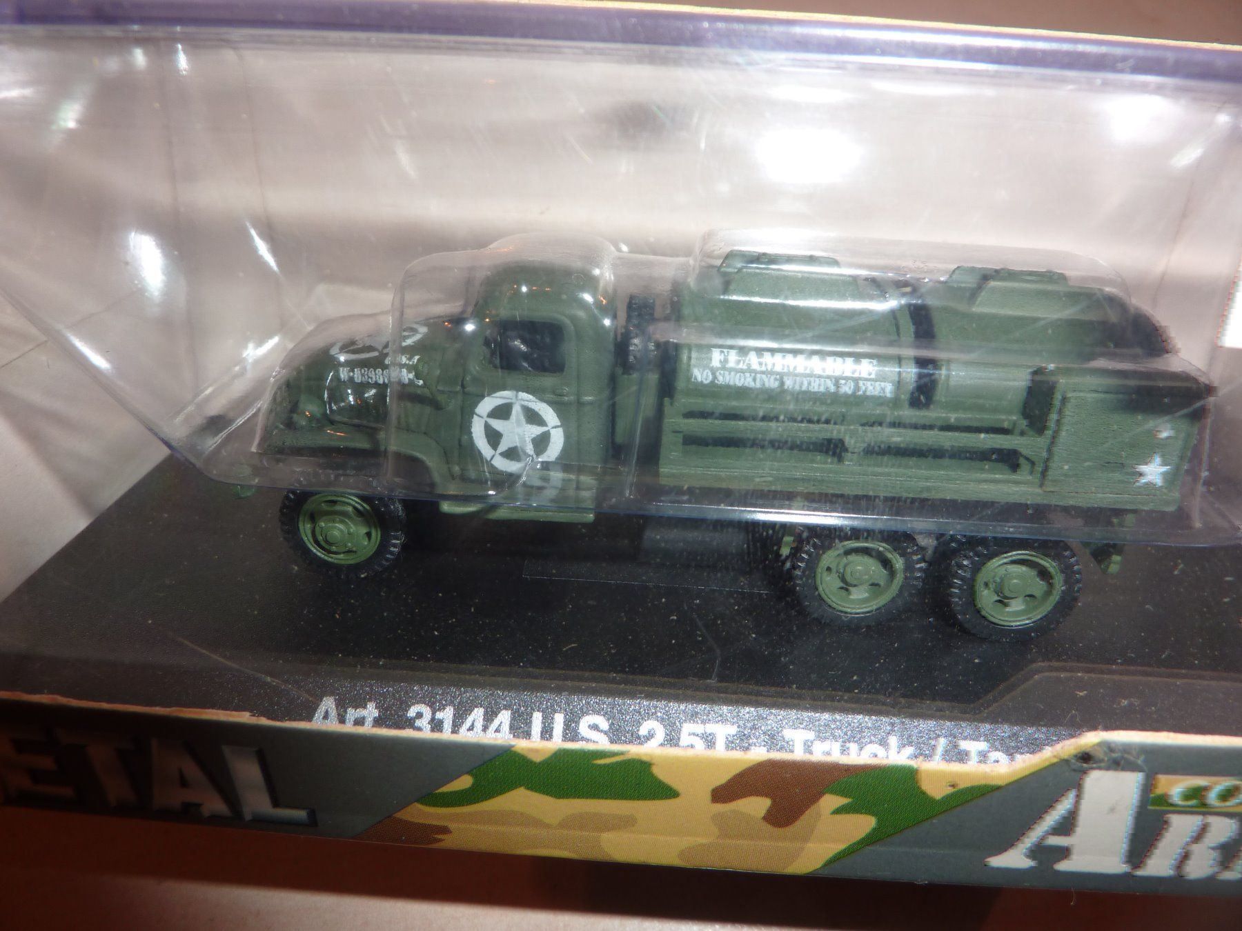 Modellini d'auto: US 2.5T TRUCK TANKER – Nuovo e nell'imballaggio originale da Balsthal venduto da bouteliee
