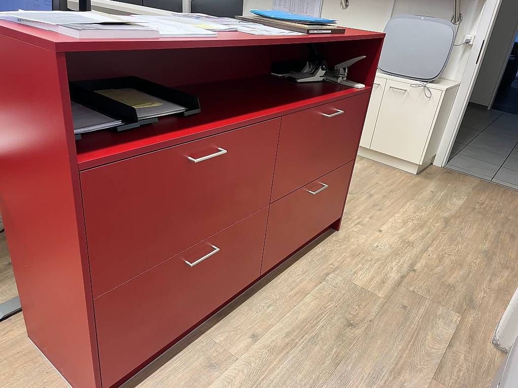 Credenze: Sideboard Rot – Usato da Ennetbürgen venduto da Ribi8