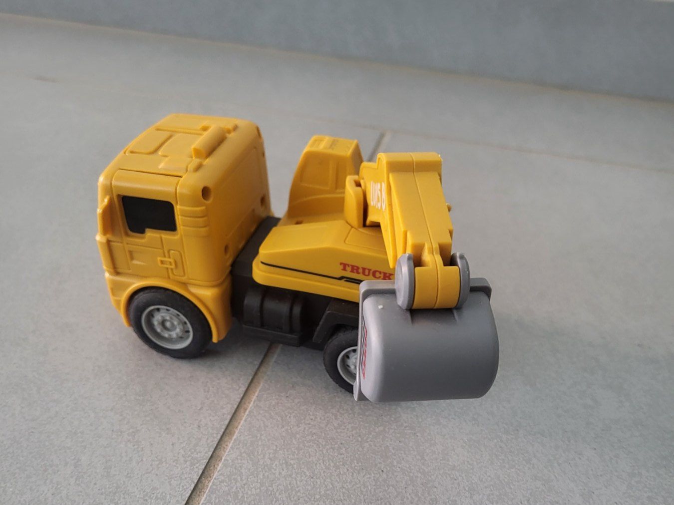 Giocattoli: Div Autos: Schulbus Transformer Krankenwagen Traktor – Usato da Boswil venduto da i12i 5