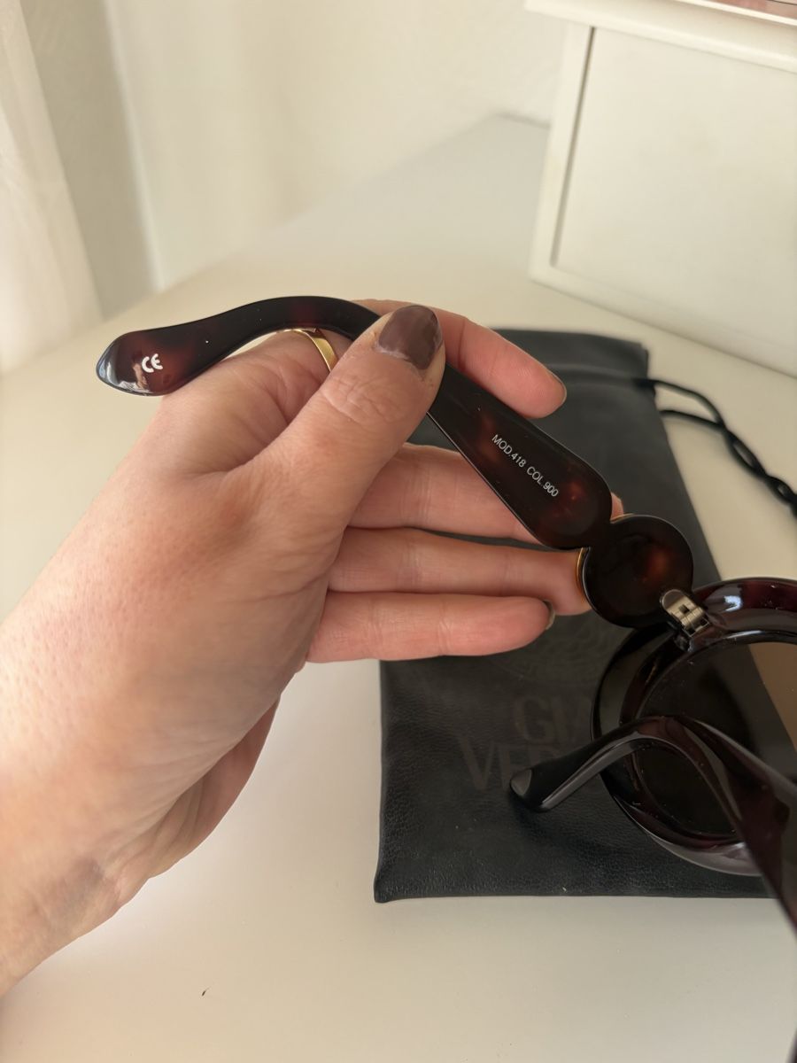 Versace Occhiali & Lenti: Versace Vintage Sonnenbrille  – Usato da Basel venduto da Brunner.T 4