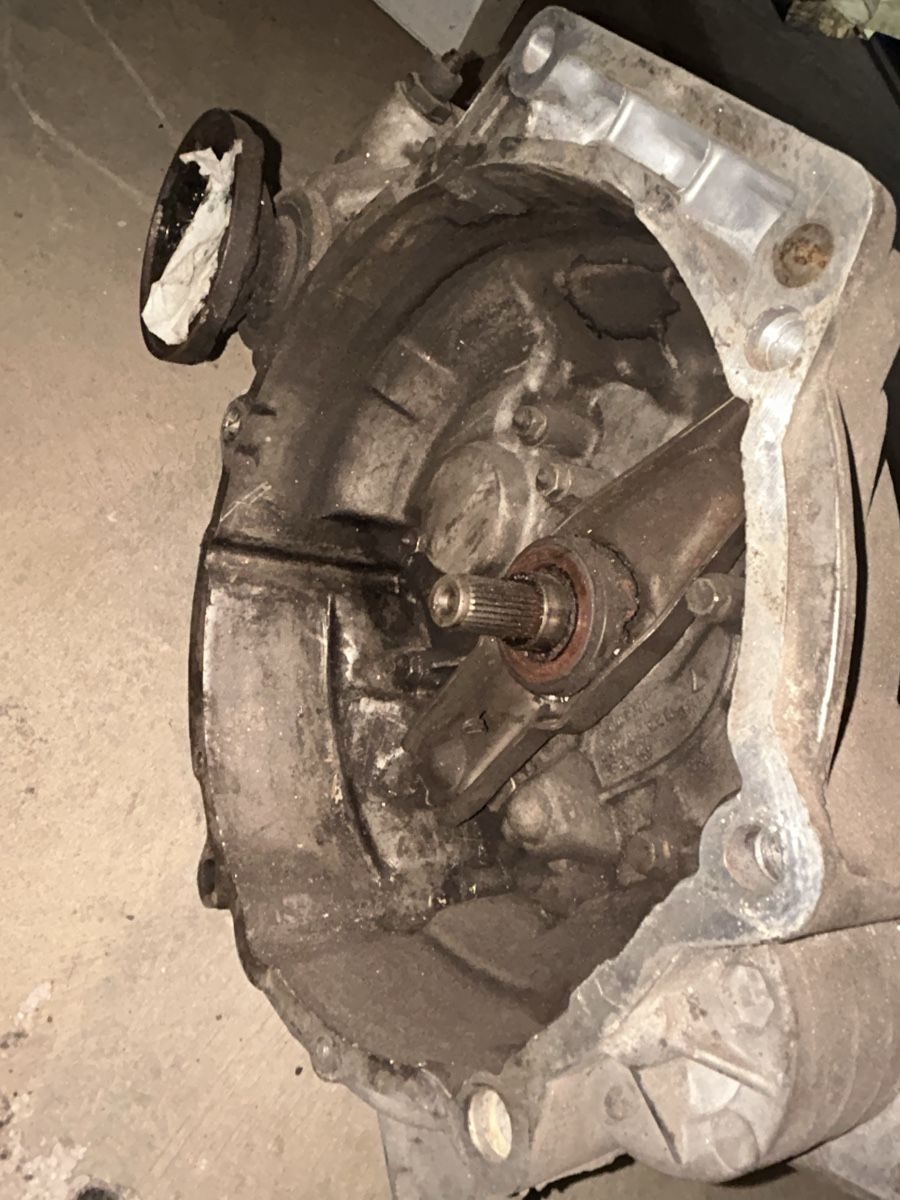 Volkswagen Tutti pezzi di ricambio auto: VW Golf2 Getriebe  – Usato da Gampelen venduto da ste_r6hj 5